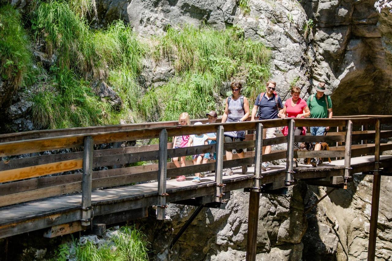 Schlosspark Grubhof - Mitterer Sankt Martin bei Lofer Esterno foto